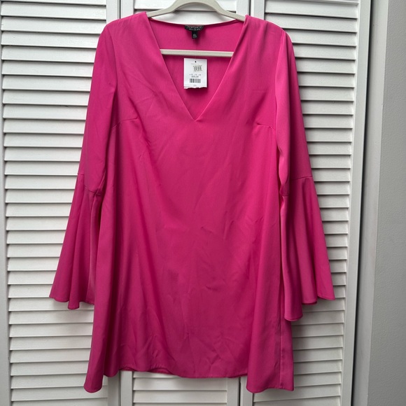 Topshop for Nordstrom. Hot pink v-neck. Flare sleeved dress - Picture 3 of 5